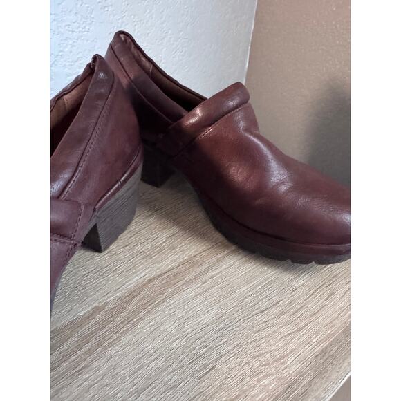 Euro Soft by Sofft Faux Leather Brown Heel Loafers Womens Size 7.5 - Picture 6 of 9